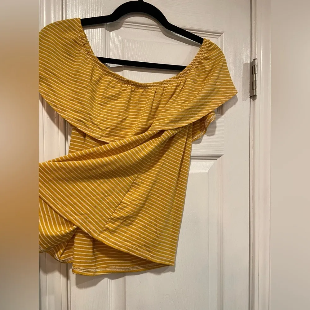 C’est La Vie Size L Marigold White Stripe Off The Shoulder Ruffle Top Size L - Image 3