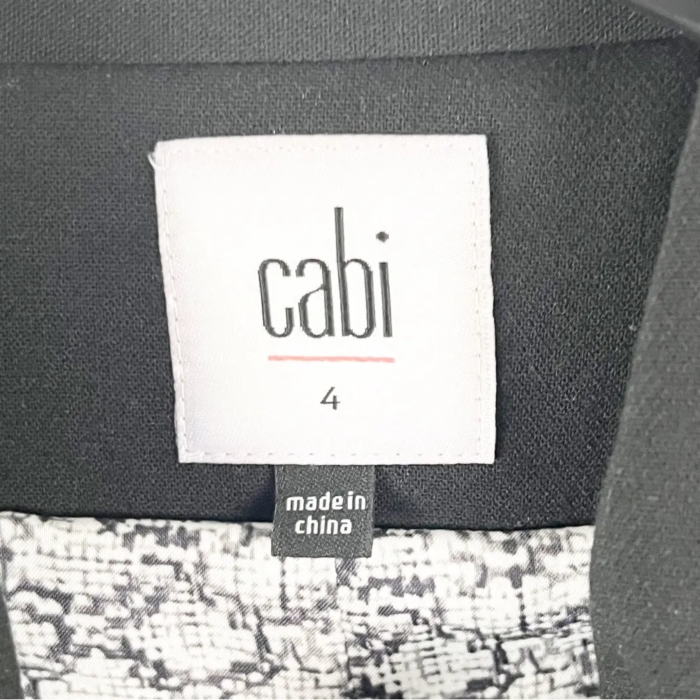 CABI Abbott Cropped Black Balloon Sleeve Lined Button Jacket Blazer 3027 Size 4 - Image 3