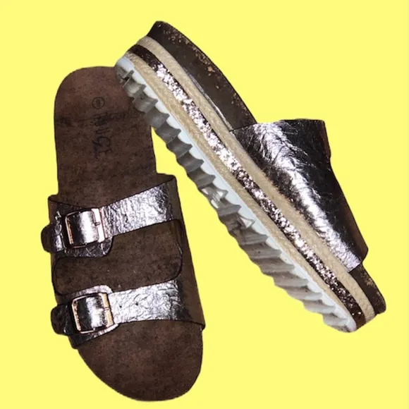 Rouge double buckle strap metallic sandals - Image 2