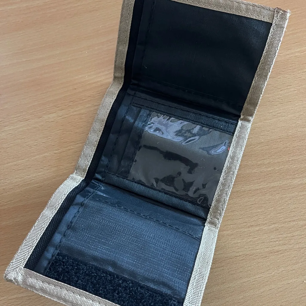 NWT Camouflage Canvas Compact Wallet Green - Image 5