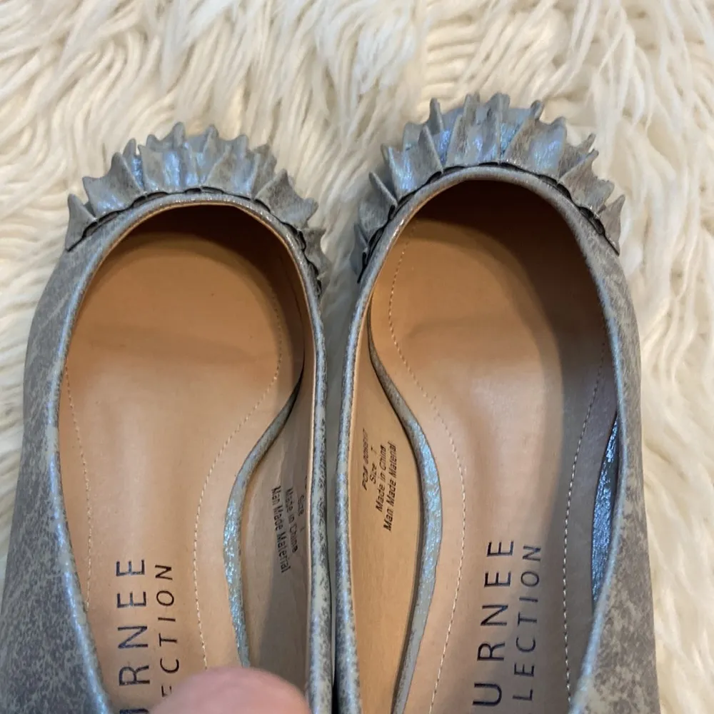 JOURNEE Collection Shoes size 7 BNWOT see all photos color silverfish - Image 12