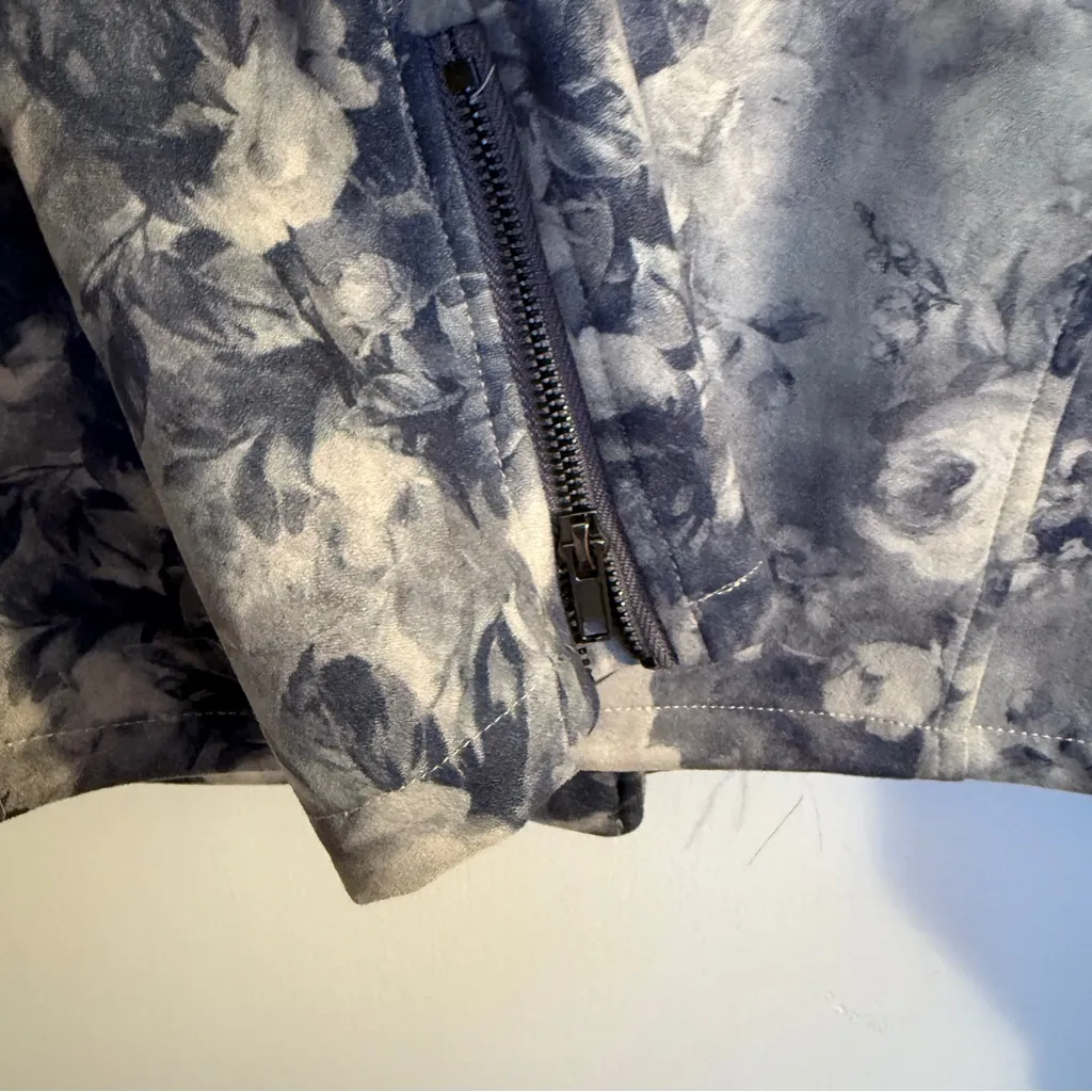 Monarc Women's Medium Floral Women's Jacket Biker Bomber Gray and White Blue - Image 6