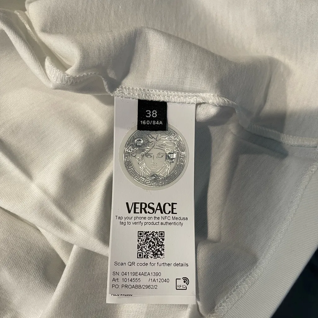 Versace Women's Fuchsia Crystal Embellished Logo T-shirt 100% Cotton, XS - NWT - Image 8