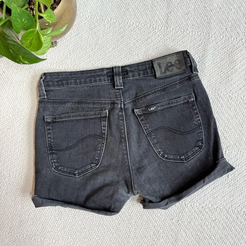 Vintage LEE Black Denim Stretchy Cut Off Shorts - Image 4