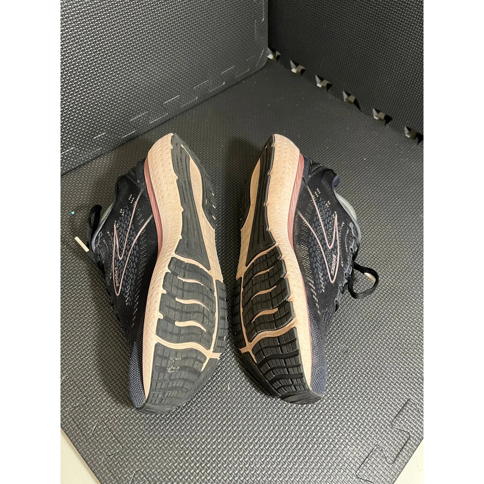 Brooks Women's Glycerin 19 Running Shoes‎ Sneakers Size 12 Black Pink Ombre - Image 3