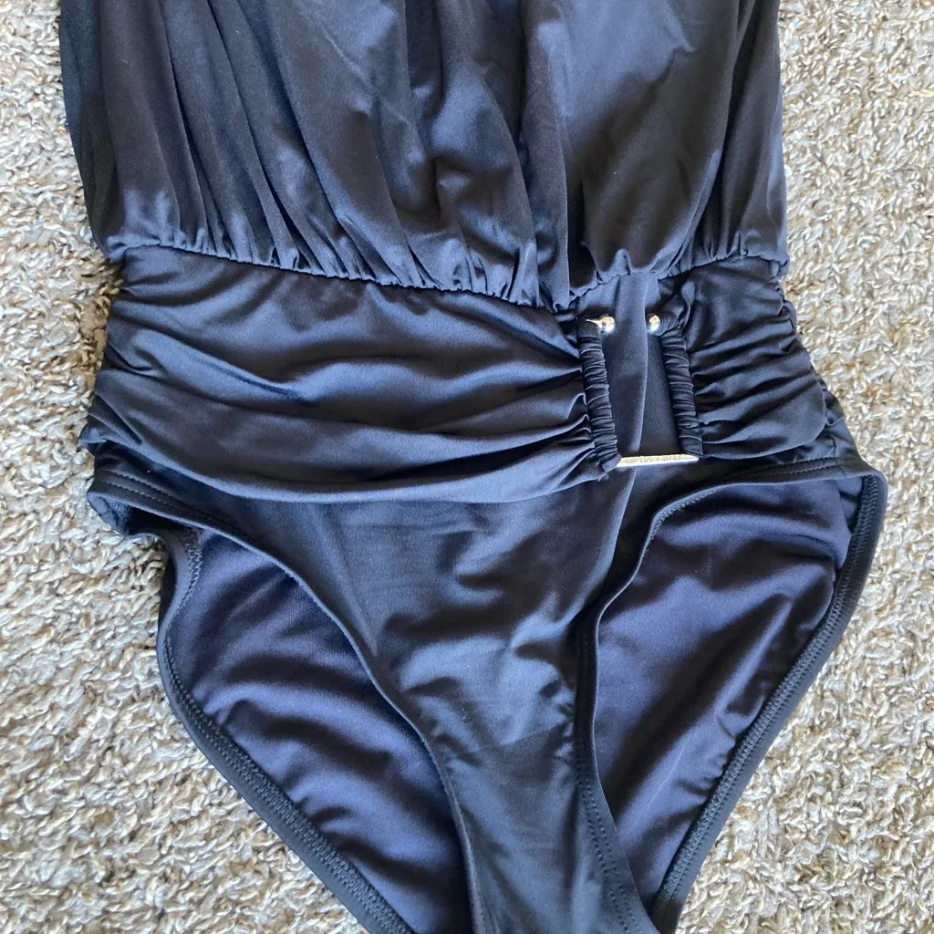 Michael Kors One-Shoulder Black Ruched Swimsuit Size 6 - Image 3