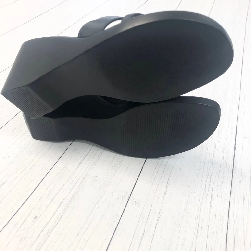 Gloria Vanderbilt  Black Wedges New In Box Size 8 - Image 4