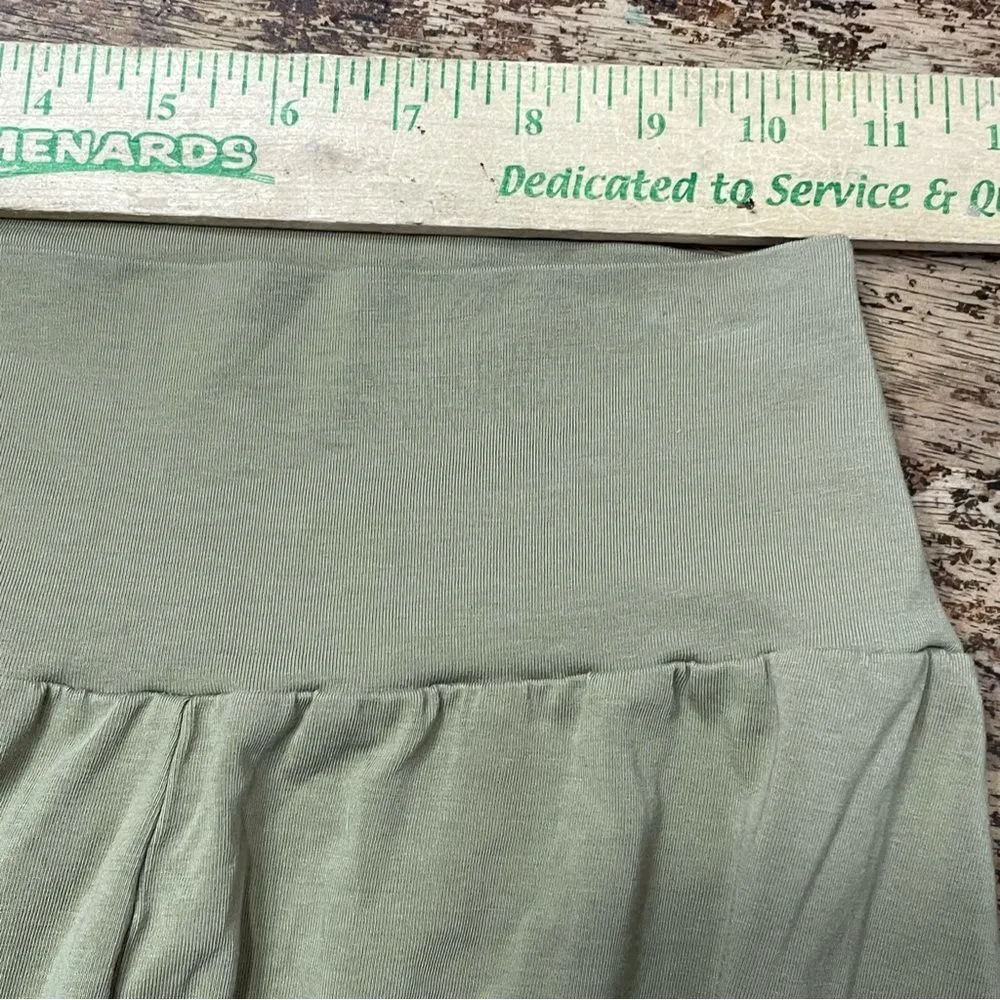 Matilda Jane Ticket Booth Big Ruffles Cropped Capri Pants Olive Green‎ Small - Image 5