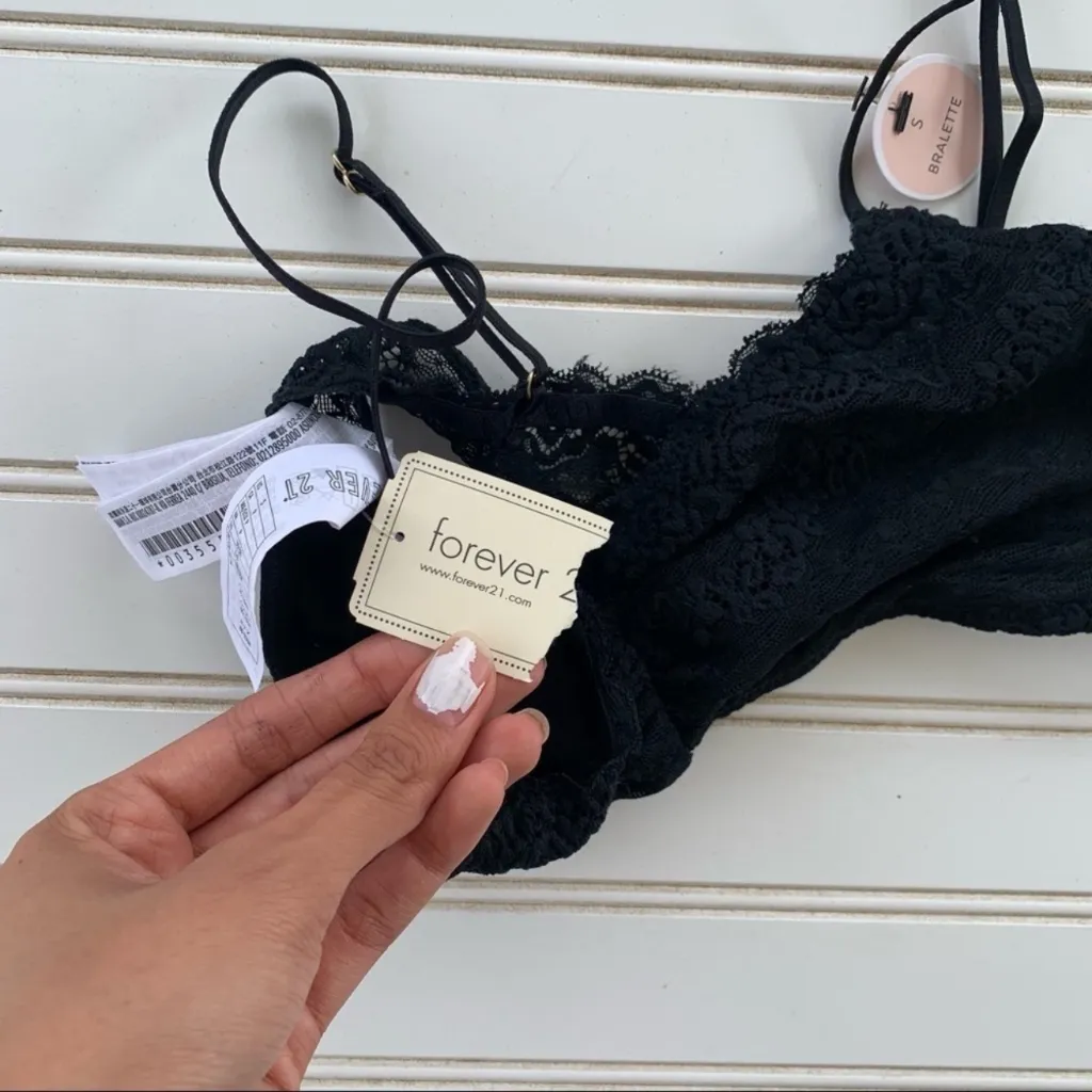 Forever 21 Lingerie Black Lace Bralette Size S NEW - Image 4