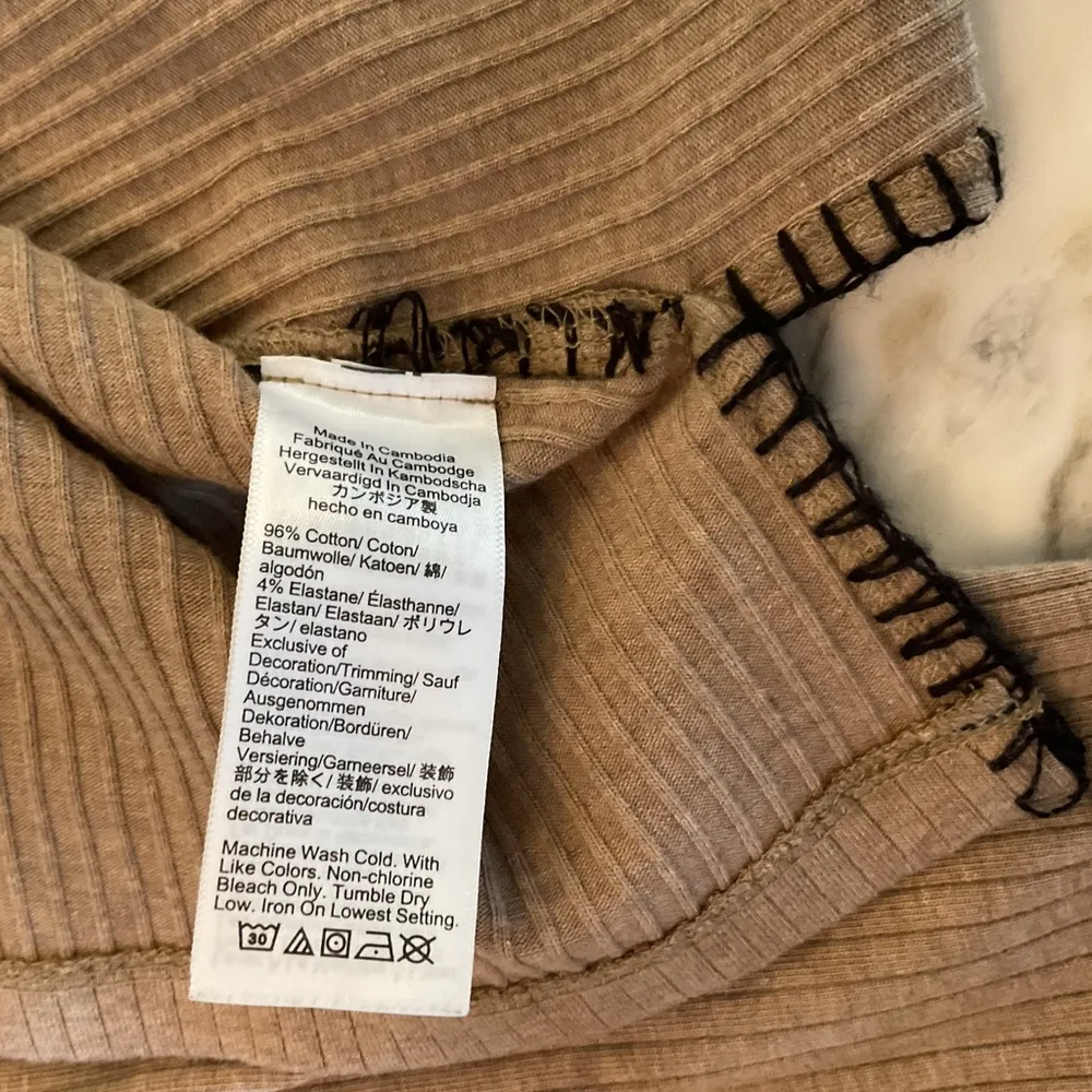 NEW J.Crew Premium Rib Turtleneck Long Sleeve Top Whipstitch Trim Caramel M flaw - Image 8