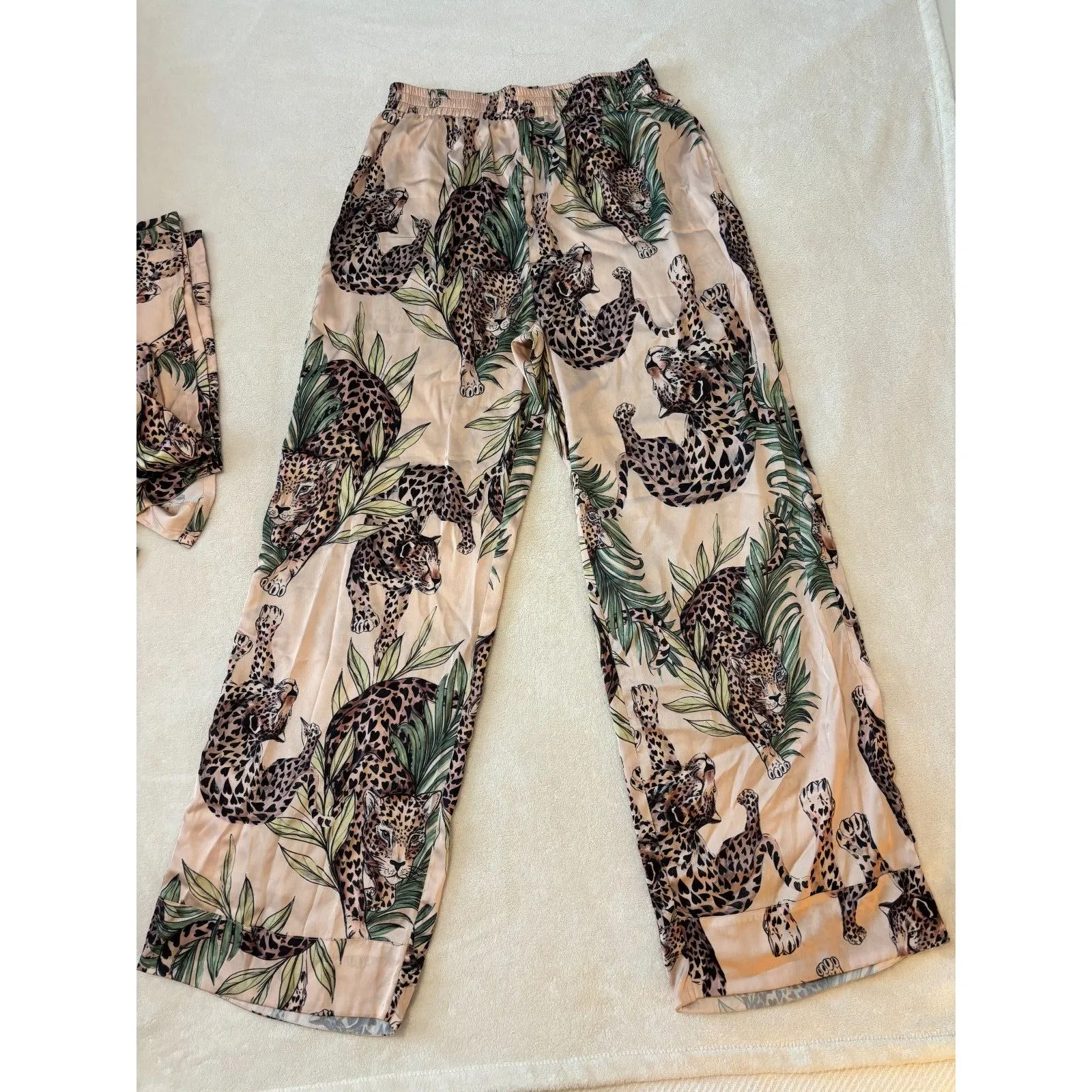 Nasty Gal Womens Satin Leopard Oversized Pajama Long Sleeve Pants Set Large - Image 7