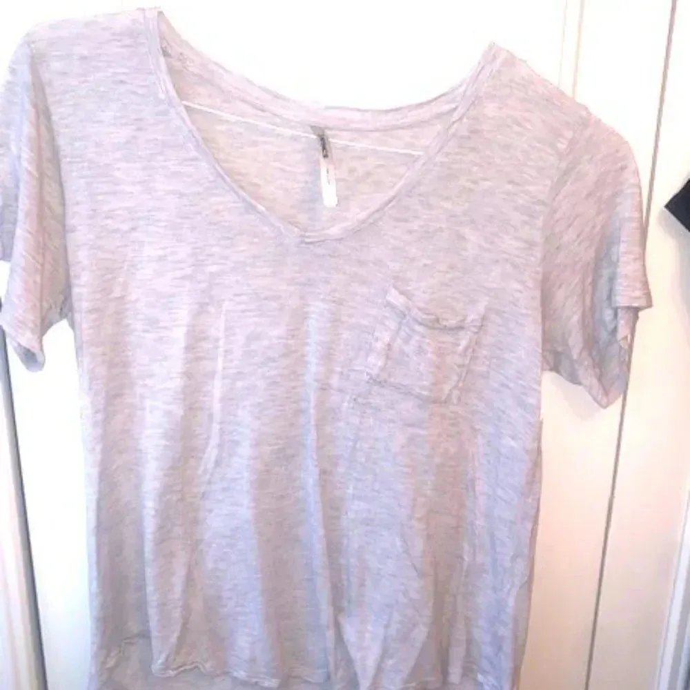 Set 2 grey/black short sleeve v-neck tees M - Image 4