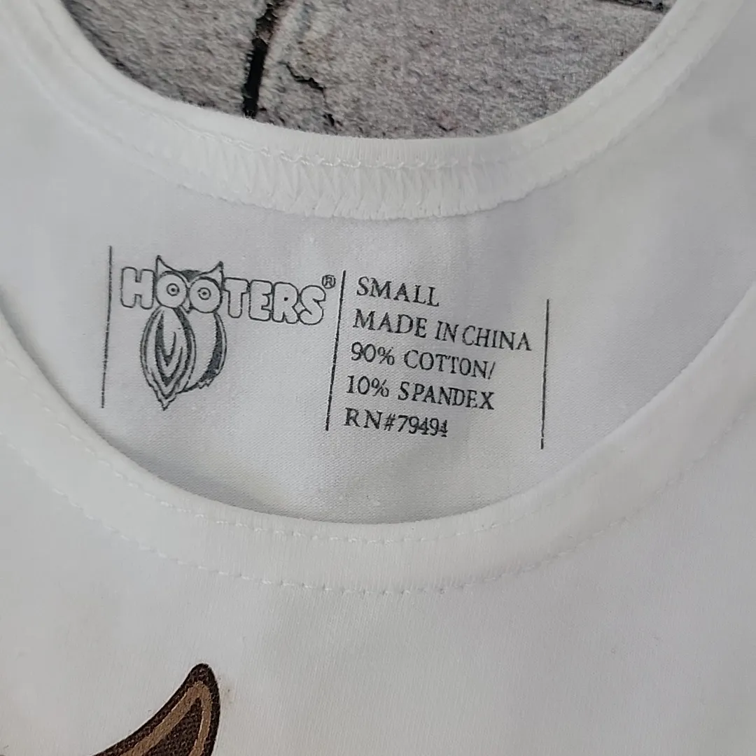 B73 New Hooters Girl Uniform White Tank from Las Cruces New Mexico Size Small - Image 7