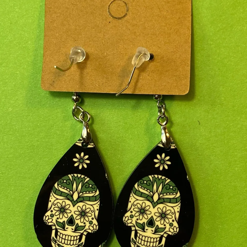 Sugar Skull, Green, Floral, Dangle Pierced Earrings New - Image 2