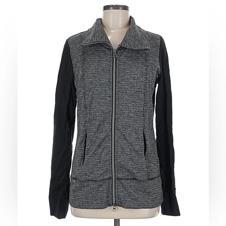 Lululemon Daily Yoga Jacket
Coco Pique Black / Black - Image 2