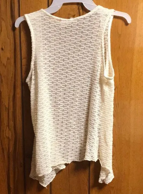 ecru crochet open vest - Image 2