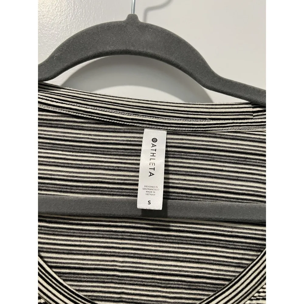 Athleta Women's Cloudlight Stratus Striped Gray Black Long Sleeve Top 657835 (S) - Image 4