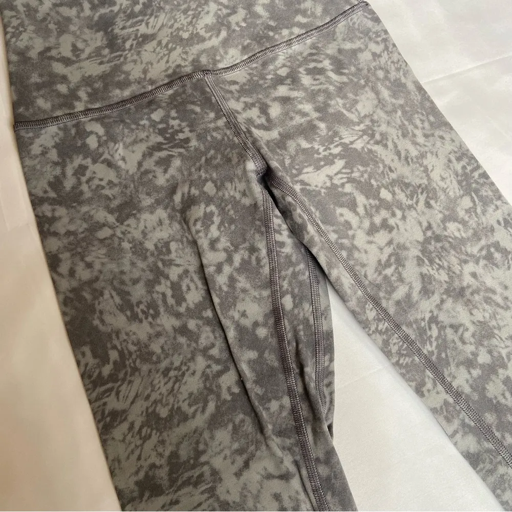 Lululemon Align Gray Patterned Leggings - Image 3