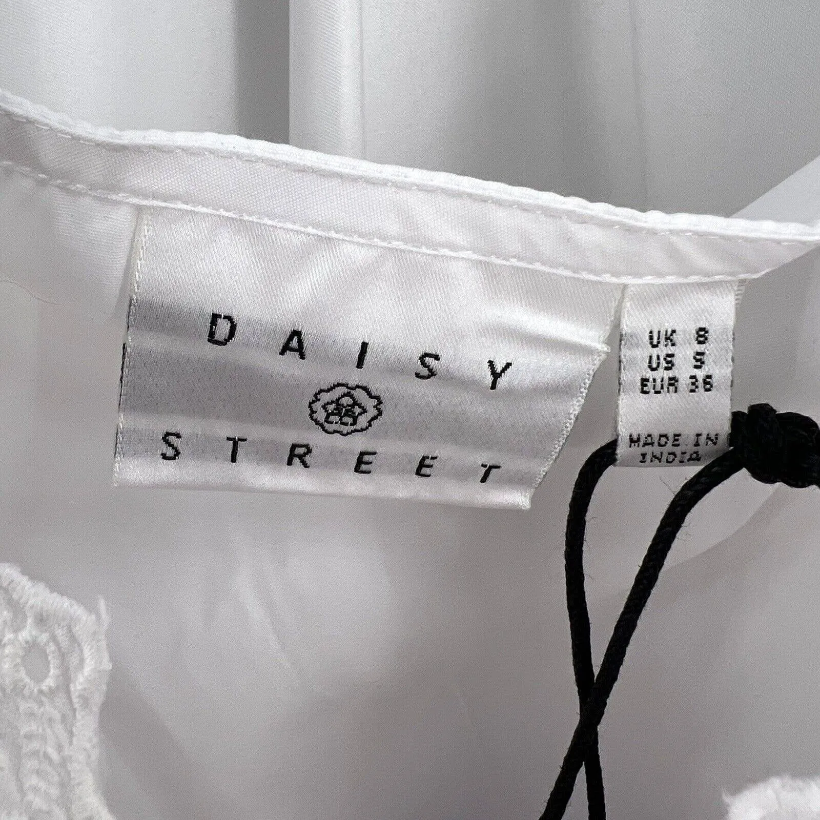 Daisy Street‎ White Cropped Blouse New Small - Image 5