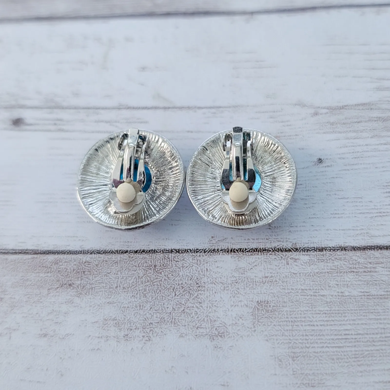 Vintage Clip On Earrings - Image 6