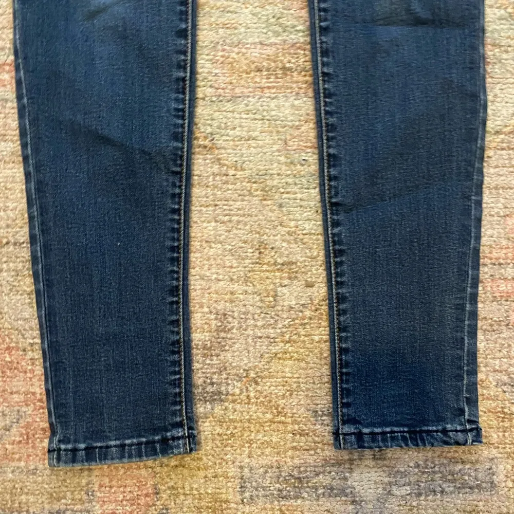 Kensie Knockout Skinny Jeans in Medium Wash - Image 2