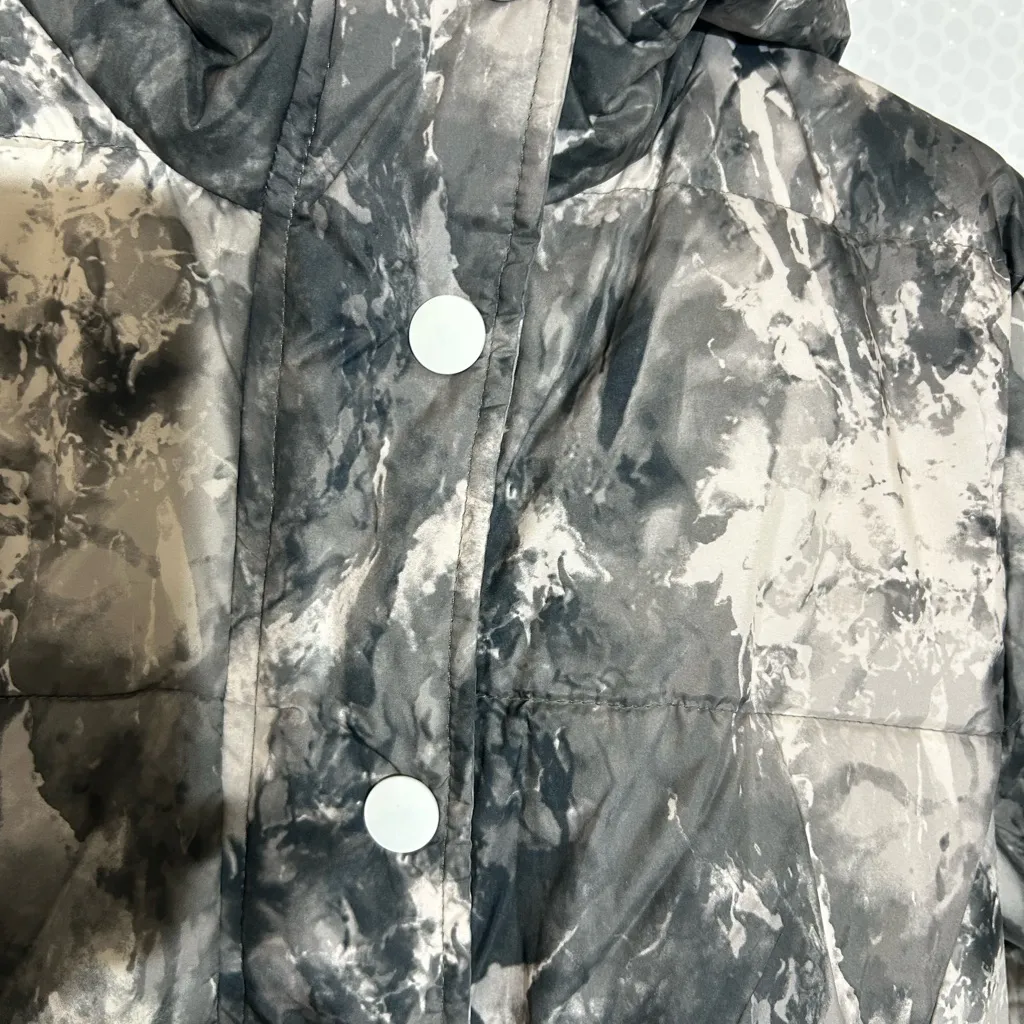 Amazon Essentials Marbled Puffer Jacket Size Medium Zipper & Buttons With Hood Black - Image 3