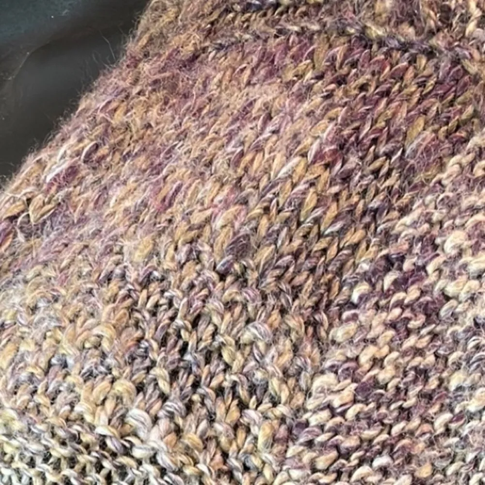 Marbled chunky knit crocheted layering open sweater with pockets and fringe - Image 12