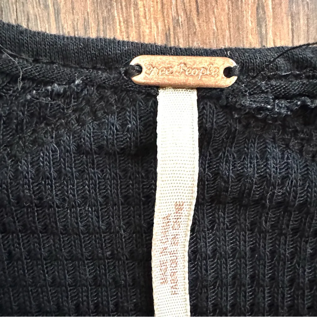 FREE PEOPLE waffle cotton blend V neck, oversized, long sleeve top, size XS - Image 12