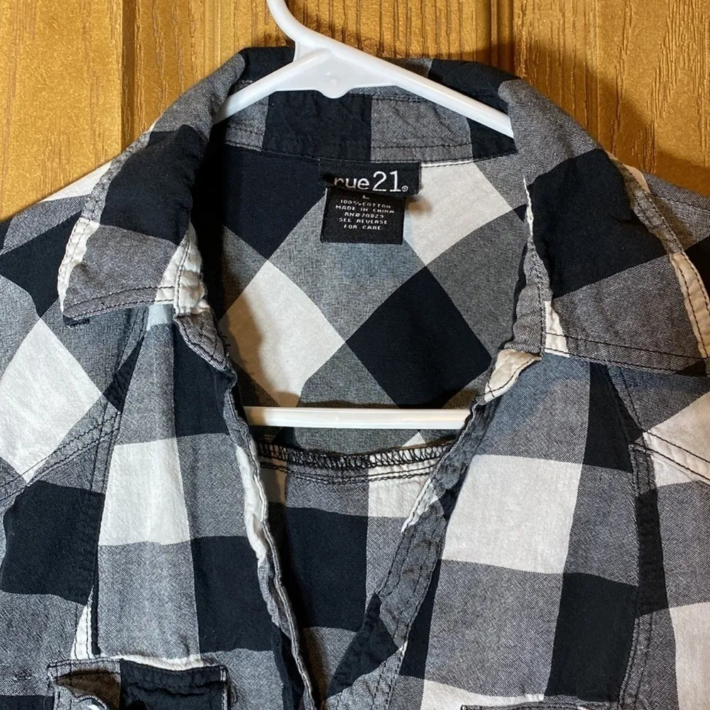 Rue 21 shirt​​​​ - Image 3