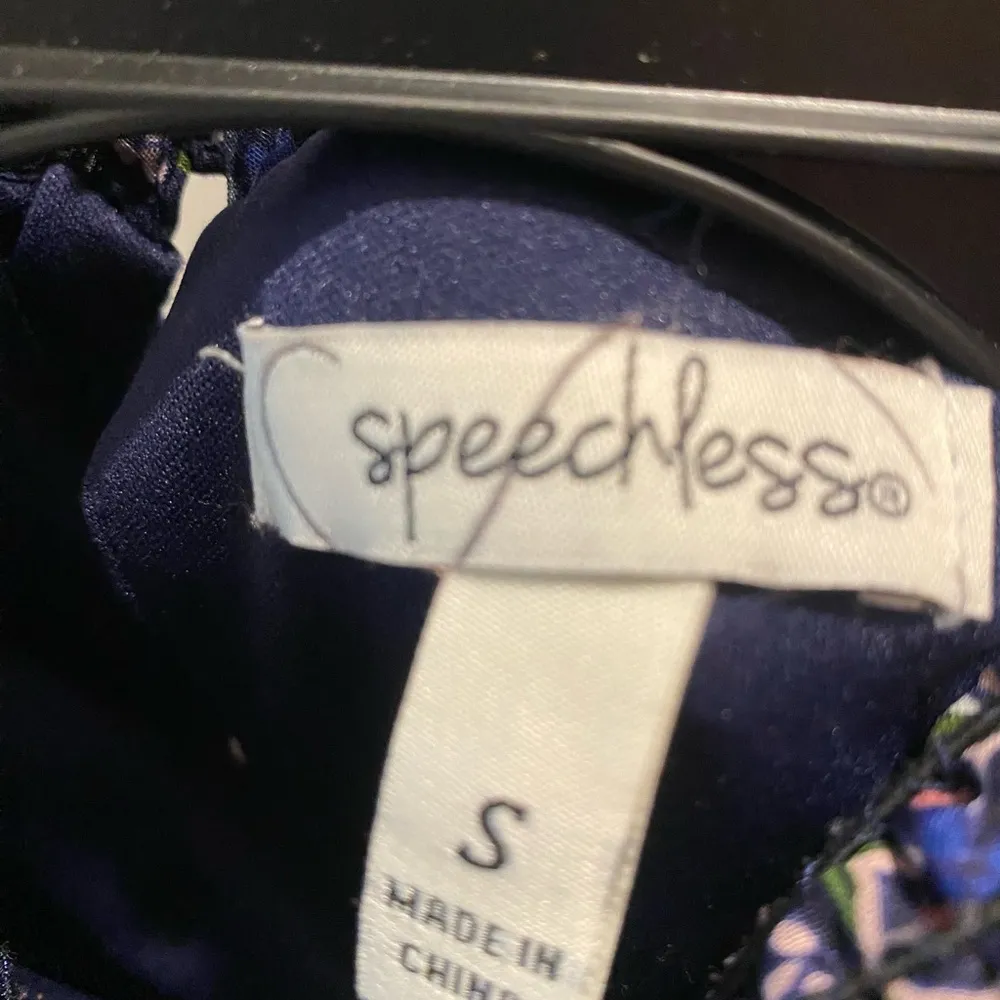 Speechless Dress Size S, Lined. - Image 3