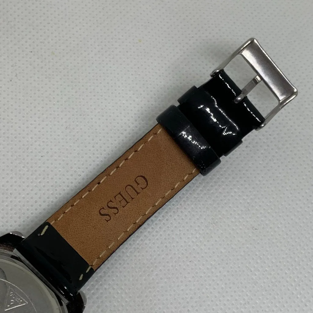 Guess women floral dial watch silver tone 36mm  rhinestones quartz running - Image 6