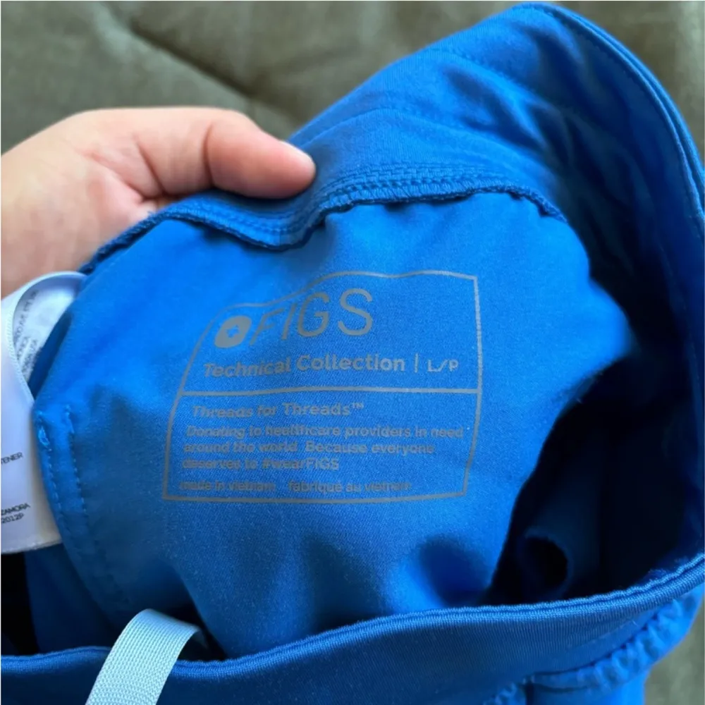 FIGS  High Waisted Zamora Jogger Scrub Pants in Royal Blue Size Large Petite - Image 6