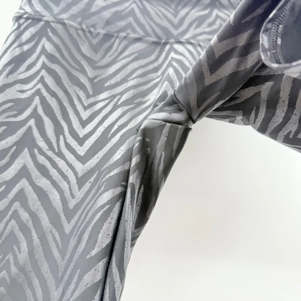 Spanx NWT Faux Leather Bike Shorts Women’s Size Medium Black‎ Zebra Print - Image 7