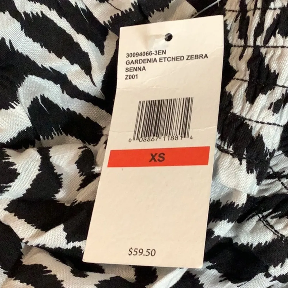 Jessica Simpson Size XS, Gardenia Etched Zebra Cropped Pants. New With Tags. - Image 7