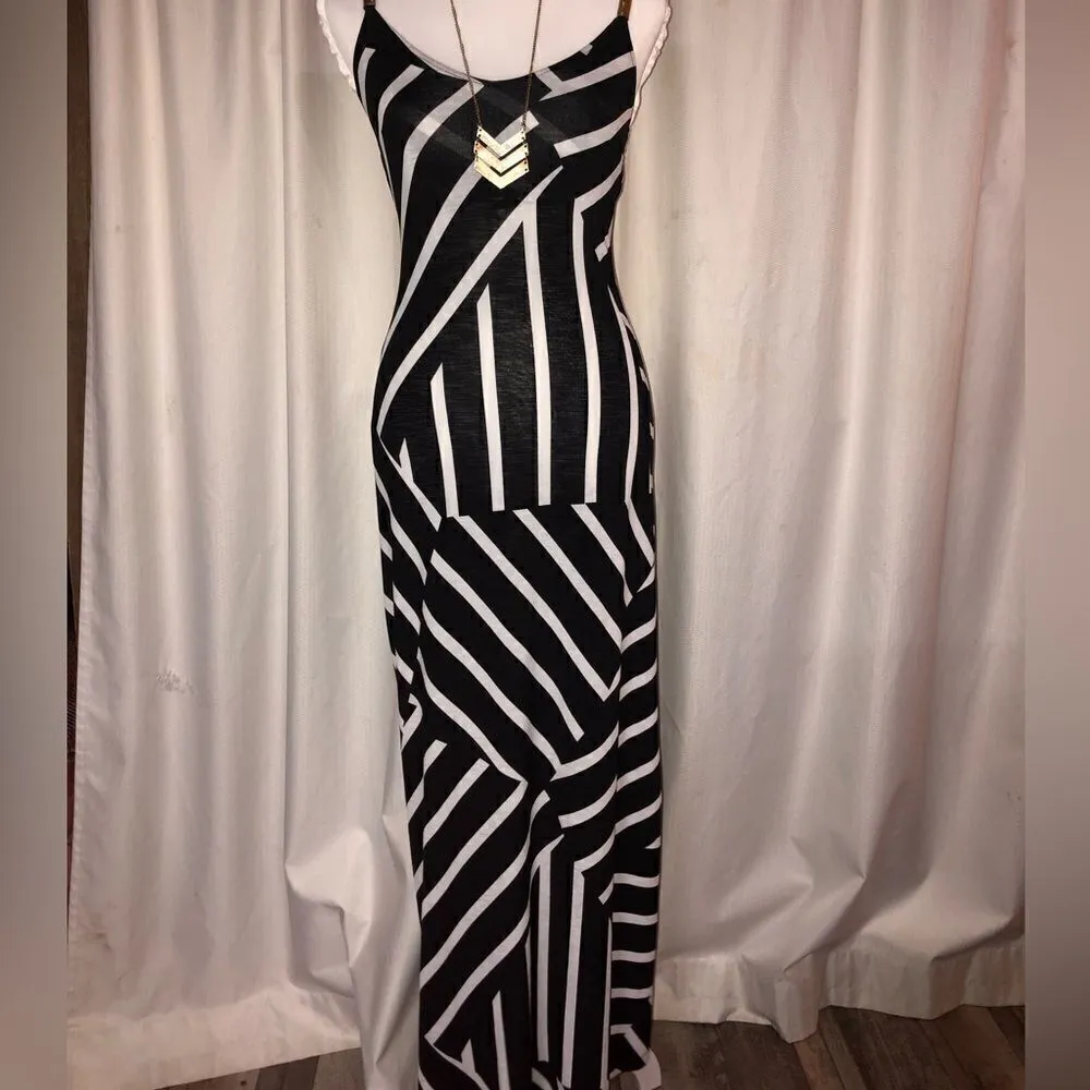 SOLD‼️Moa Moa maxi dress with gold strap details size small - Image 2