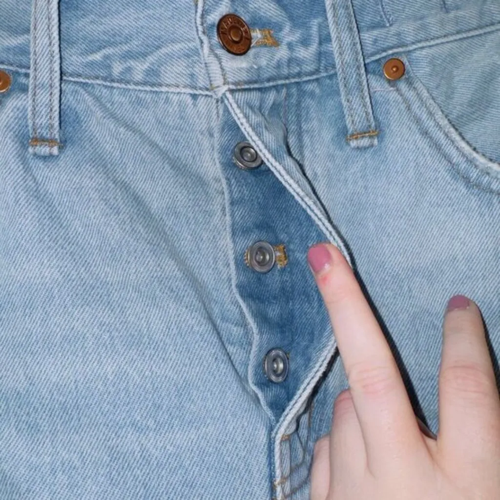 Madewell Light Wash High Waisted Button Fly Relaxed Fit Denim Shorts size 28 - Image 5