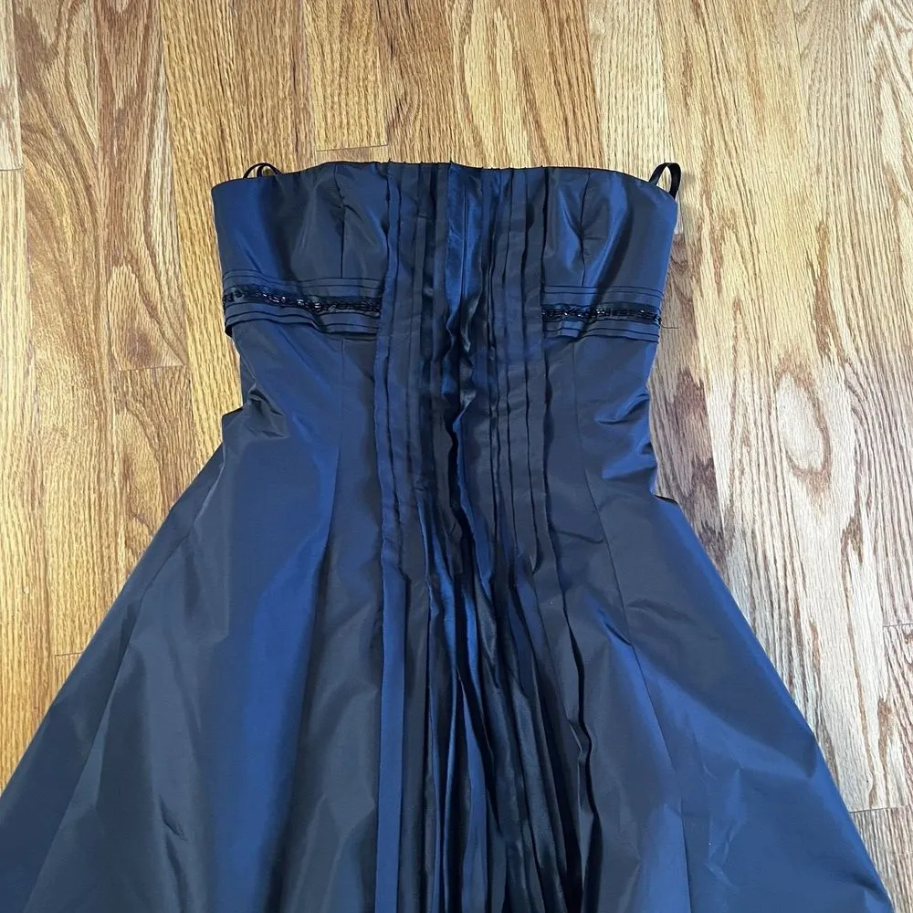 BCBGMAXAZRIA Black Taffeta Beaded Pleat Dress Size 4 Bodycon‎ Mini - Image 3