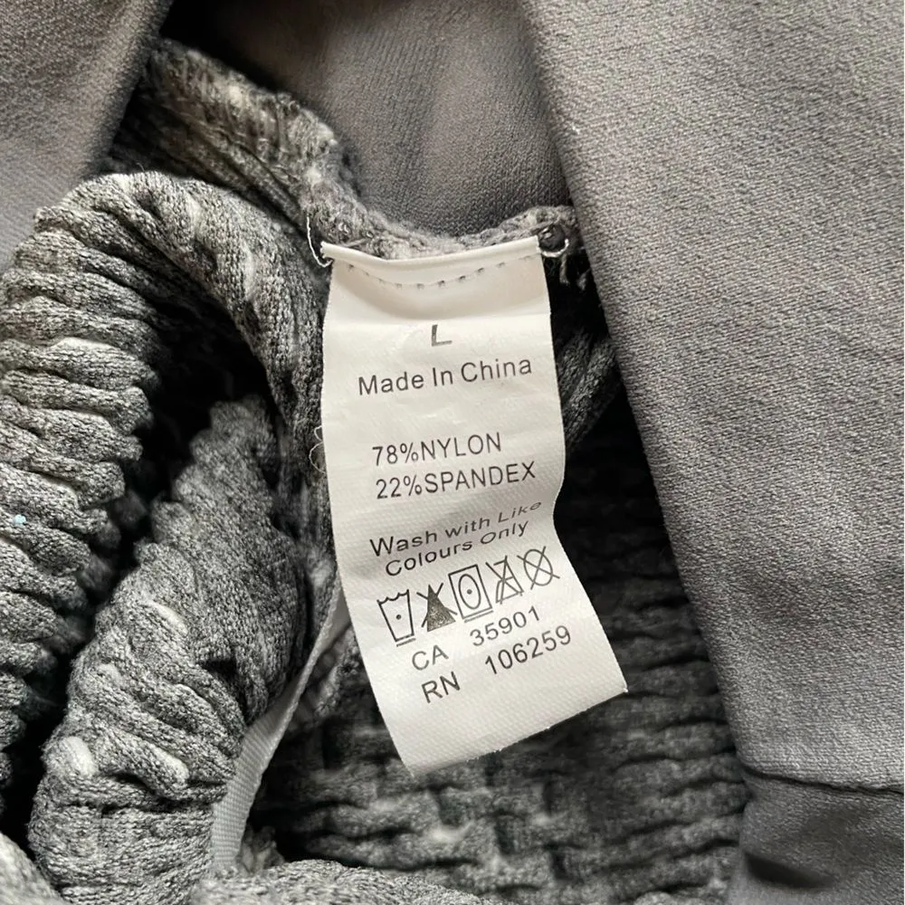 SHEIN Pack of 2 Athletic Bottoms Black Bike Shorts Gray White Textured Leggings - Image 5