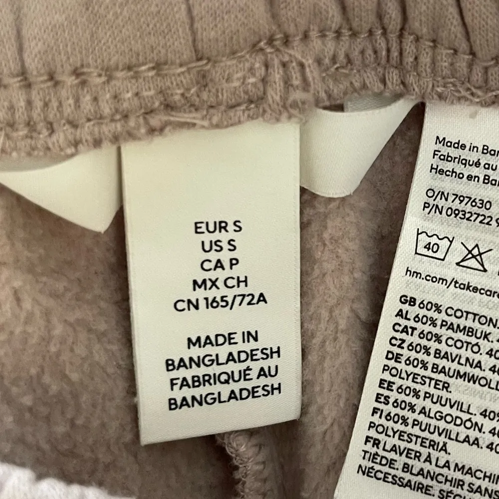 Women’s H & M DIVIDED tan cotton blend sweatpant joggers Small - Image 3