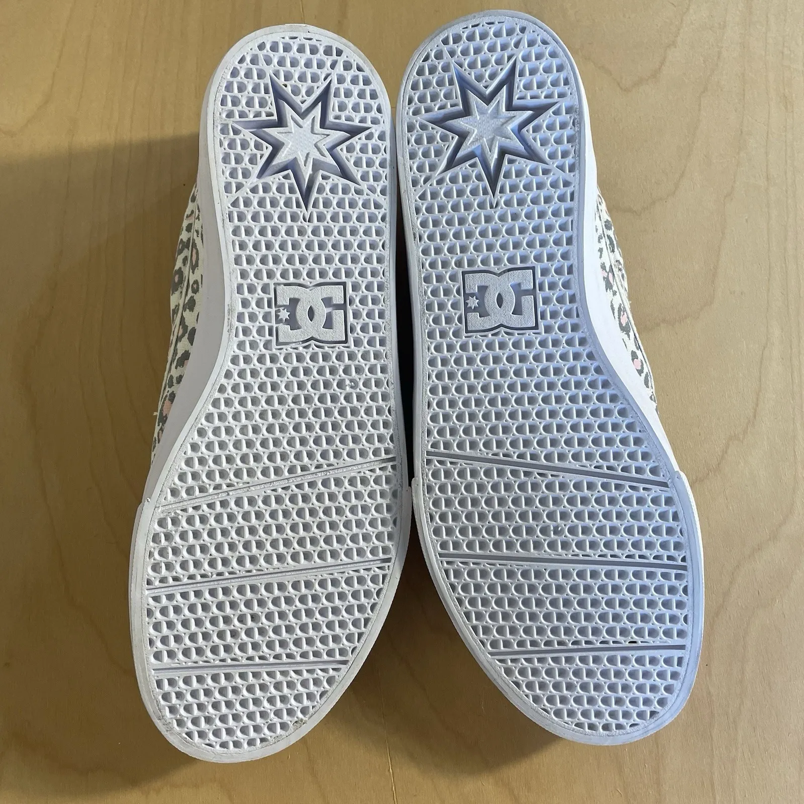 DC Women's Trase Slip Leopard Print Skate Shoes Size 11 Canvas Pink‎ Gray Pink - Image 9