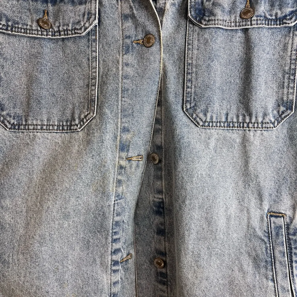 Women blue forever 21 knee length oversized denim jacket - Image 2