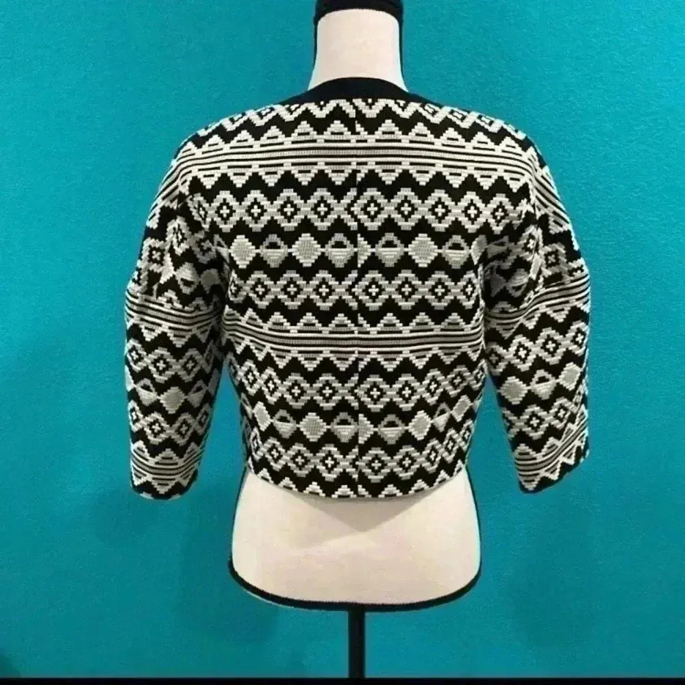 Working title Ted baker London cropped blazer jacket in size 2 - Image 3