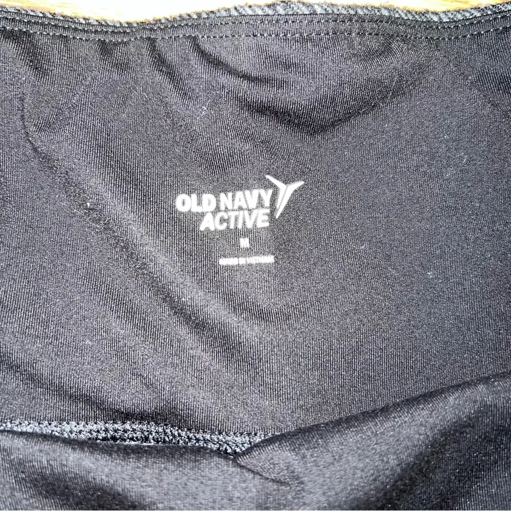 Old navy active leggings - Image 4