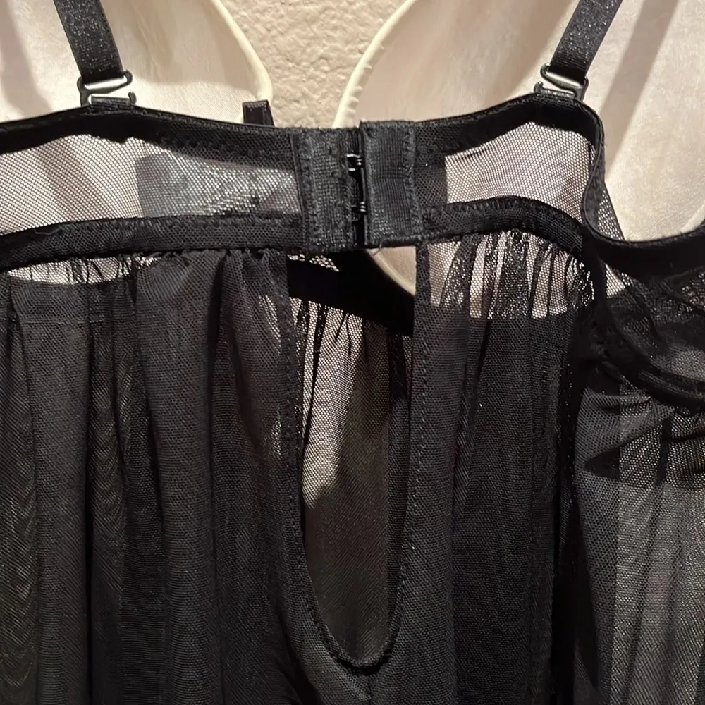Jessica Simpson Black and Ivory underwire Babydoll Size Medium - Image 6