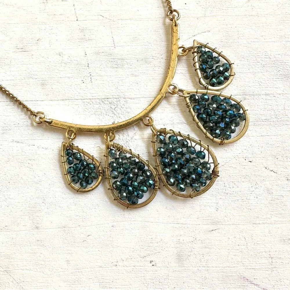 Keneth Cole gold tone blue bead rhinestone necklace - Image 16