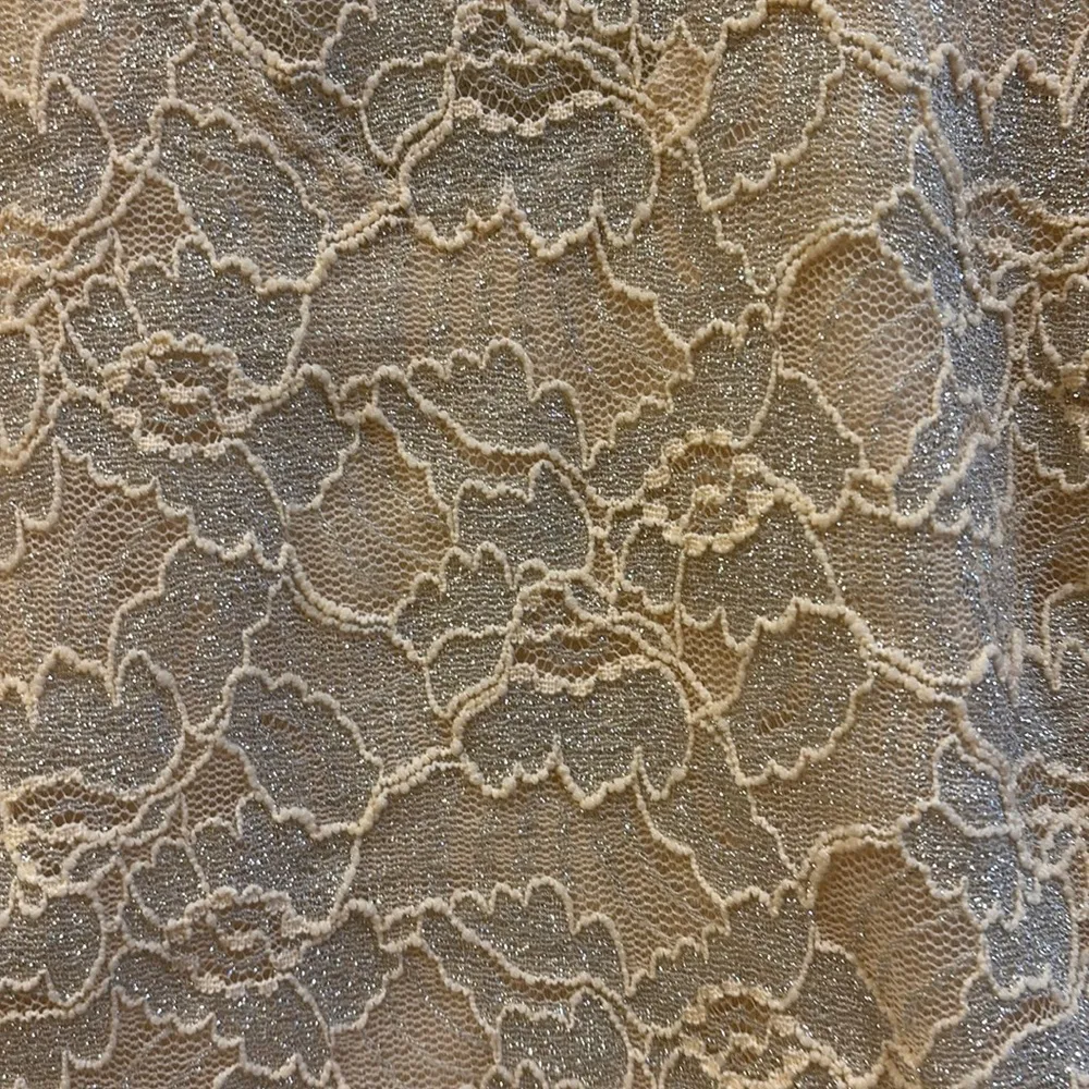 BeBe BRAND CREME LACE L/S TOP HAS BUILT IN LINING PRETTY AND VERSATILE MEDIUM - Image 10