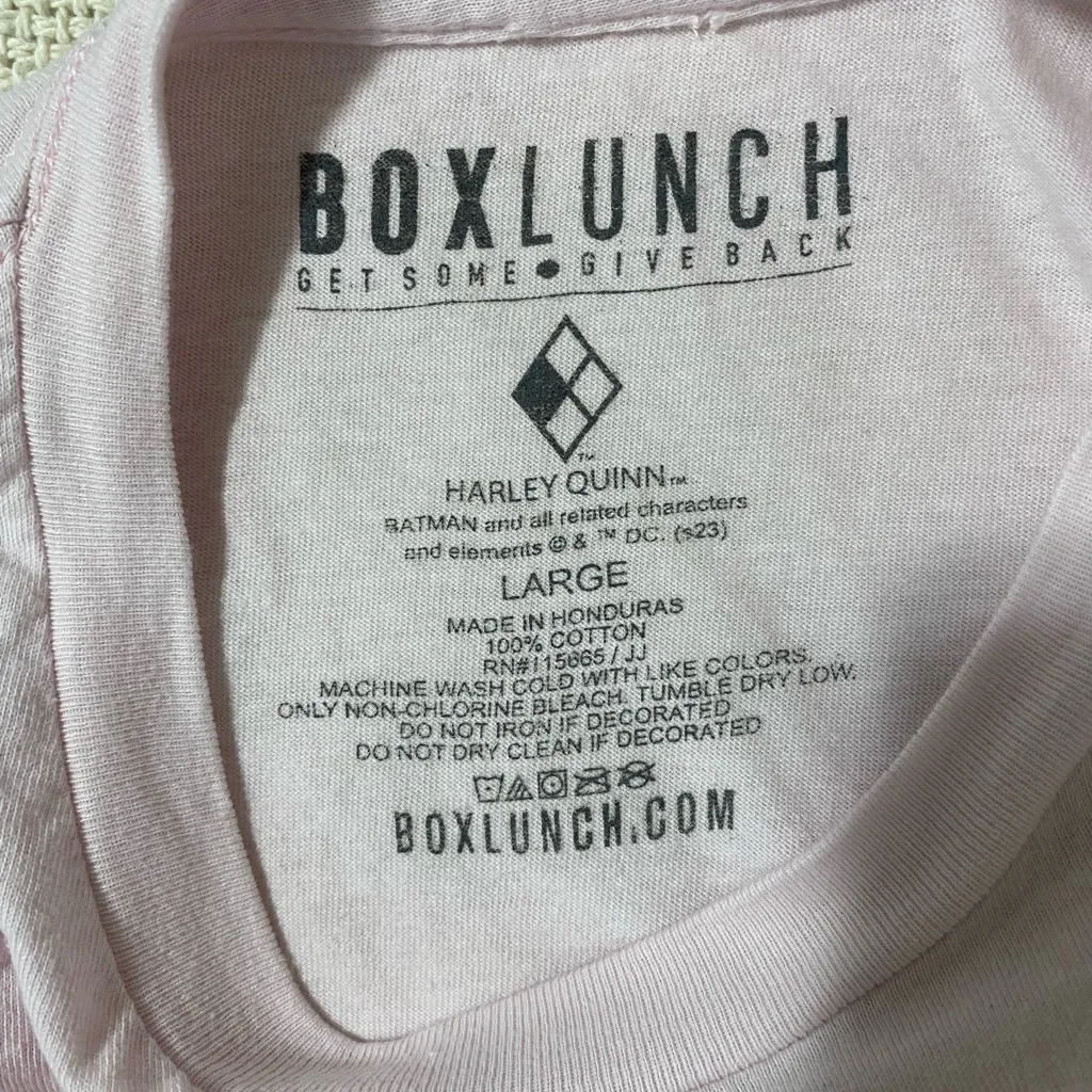 Women’s Sz L DC Comics Harley Quinn & Poison Ivy Pink Graphic Tee Size L - Image 2