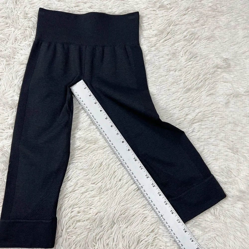 Lululemon Seamlessly Street Crop 4 - Image 5