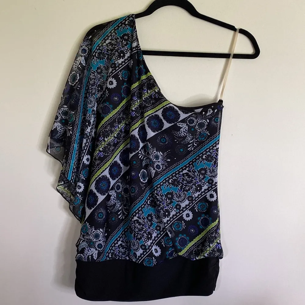 Studio Y - One Shoulder Blouse - Medium - Image 5