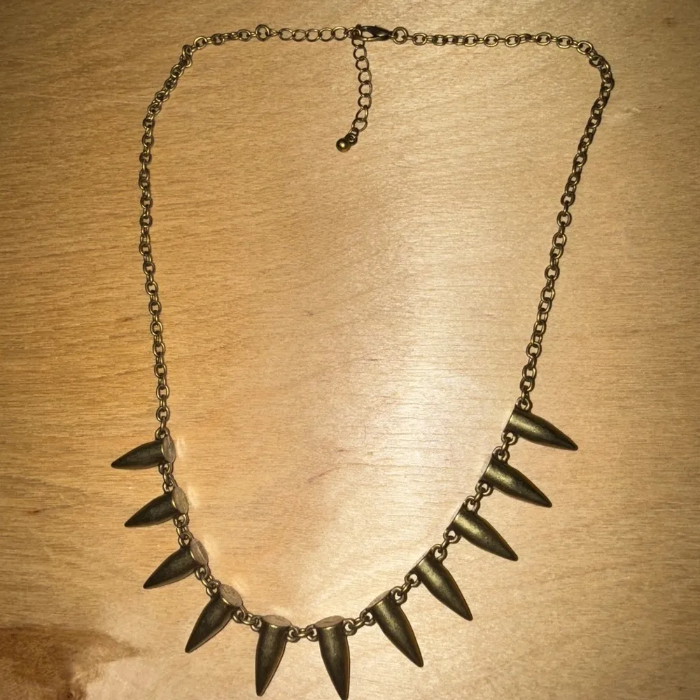 Silver Spike Necklace Black - Image 4